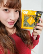 めっちゃめっちゃ旨いのり発見🥺❤️ 一藻百味（いっそうひゃくみ）ってやつ！！✨ 「うめ味」「うに味」「鮭味」「明太子味」「ネギみそ味」「ごま味」「藻塩味あおさ風味」の7種類の味があって私はうに味た&hellip;のInstagram画像