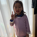 今日は暖かかったので、ニッセン様@nissen_kids_officialからモニターさせて頂いた、女の子脇レースボーダーTシャツを着させてみました！！！ 脇サイドのレース+リボンが可愛い&hellip;のInstagram画像