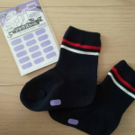 KAWAGUCHIのソックスラベルをお試しさせていただきました😊濃い色のくつ下はほんとに名前をわかるように書けるとこがなくて困ってましたが、このソックスラベルがあれば簡単に名前つけができて助か&hellip;のInstagram画像