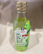 グレープシードオイルを使って簡単ガーリックトーストを作ってみました😝✌️....パンにニンニクチューブをぬりグレープシードオイルを上からかけてトースターに入れて待つだけ🤩🙆&zwj;♀️&hellip;のInstagram画像