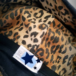 モニターキャンペーンに当選させていただきました😊4/1から入園が決まった末っ子のお洋服達に早速ペタペタ❣️タグに直接書くのも不要、アイロンも不要とてもお助けアイテムです&hearts;！粘着度もバッチリです✨店頭で&hellip;のInstagram画像