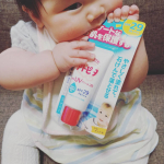赤ちゃん用の日焼け止めをお試し☺️❤️❤️..安心して赤ちゃんにも使えるし、よく伸び、乾燥しない、あと日焼け止め特有の匂いもほぼなく、すごく良かった✨..何より日焼け止めの臭いが嫌&hellip;のInstagram画像