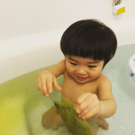 今日のお風呂は、生薬100パーセントの養生薬湯🌿🌿🌿袋に生薬がぎっしり詰まってて身体に良さそうな良い香りが(&cap;&acute;&forall;`&cap;)💕いつもより長風呂しちゃいました♨️毎日このお風呂に浸かりたい😌✨&hellip;のInstagram画像