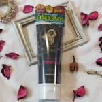 フラガール  ヘアカラートリートメント✨アッシュブラウンを使ってみました😊濡れた髪でも乾いた髪でも使えるけど、乾いた髪に使った方が染まりやすいみたいなので、私は乾いた髪に使用してみまし&hellip;のInstagram画像