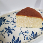 .フワッと軽くて甘さ控えめなのに、甘さがちゃんとあって不思議なケーキでした😍.米粉と米油で出来てるからか、ベタッとした感じとかモッタリとした感じが一切無いっ('ﾛ'('ﾛ'('ﾛ'('ﾛ'&hellip;のInstagram画像