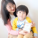 最近、「赤ちゃんね～💕」って呼ぶと、「お兄ちゃんだよぉっ😠」って怒ってくるそれがまためっちゃ可愛い😍笑私たちの元に生まれてきてくれて、ここまですくすく育ってくれたのは本当に奇跡だなぁと&hellip;のInstagram画像