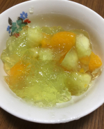 .岩深水を使って、メロンゼリーを作りました🍈.岩深水はできるかぎり手を加えない、非加熱、常温充填にこだわっているから美味しいし、.厚生労働省の定める原水の水質検査を定期的に&hellip;のInstagram画像