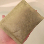 「養生薬湯」は、製薬会社として６種類の生薬を独自に処方した生薬100%の薬用入浴剤✨ボウイ、トウキ、センキュウ、チンピ、ガイヨウ、サンシシの６種類の生薬を配合で天然の色や香りが、まさに漢方薬湯！と&hellip;のInstagram画像