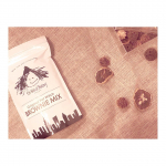 ..ファットウィッチベーカリー ブラウニーミックス粉を頂きました♪.ブラウニーミックス 400gバター 140g牛乳 30ml卵 1個を混ぜ混ぜして、型に入れて焼くだけ&hellip;のInstagram画像