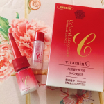 家でお篭りが続く中、筋トレ柔軟も頑張りつつ、手を抜けないのがお肌のお手入れ💦そんな中セルベスト化粧品のラメラエッセンスＣを試すチャンスをいただきました😊使用前に1剤と2剤を合わせて使用する&hellip;のInstagram画像