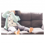 𓂃&middot;&middot;&middot;今年の𝑈𝑉対策は、 @nissen_kids_official ではじめました𓇬𓇬𓇬&middot;さらっと羽織れる薄手のパーカーは𝐵𝑎𝑔に入れてもかさばらないのでお&hellip;のInstagram画像