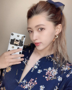 .. ﻿フラワーアイズのワンデー﻿#プリムラブラウン 🧡﻿﻿BC：8.70mm﻿DIA：14.2mm﻿着色直径：13mm﻿﻿表と裏がすぐわかるようにレンズに🍒のマー&hellip;のInstagram画像