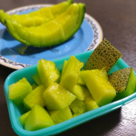 小森樹脂さんのランチボックスのモニター第二弾ですメロン貰ったから入れてみたはみ出してるけど蓋に高さがあるのでちゃんと入るよ！よく見たらパッキン外して洗える！これはいいね〜内側がザラ&hellip;のInstagram画像