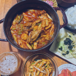 🇰🇷🥢 .あ る 日 の 韓 国 ご は ん________________________...▪️タットリタン ▪️新玉ねぎとズッキーニのキムチ▪️やみつきキャベツ&hellip;のInstagram画像