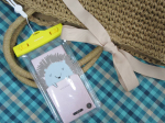 株式会社オウルテック様の防水スマホケース　使ってみました。これからの季節のレジャーと言えばプールや川、海など水に関連するところが多いのよね。去年子供と遊びに行って一番面倒だった&hellip;のInstagram画像