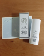 AKIKO ヒト幹細胞アイクリームをお試しさせていただきました⋈目元の乾燥ジワが気になっていたわたし&hellip;化粧水のあとに1プッシュを目尻目の周りにやさしく伸ばしました。少量なのによく伸びる！ジ&hellip;のInstagram画像