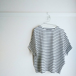 〖 綿100%バスクドルマンTシャツ 〗世界中で愛されてきた、歴史あるバスク生地。その魅力は肩ひじ張らずに『自然体で楽しめる』こと。そんなバスク生地をもっと身近に楽しんでほしい。そんな&hellip;のInstagram画像