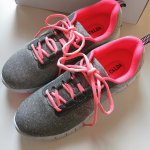 ニッセンさんの「超軽量スポーティースニーカー（ワイズ３Ｅ）」を履いてみました👟🏃&zwj;♀️足首が太過ぎて絶望しましたが着画載せてあります🙄お目汚しすみません！.☑︎S~LL☑︎ワイズ&hellip;のInstagram画像