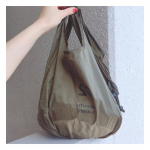 買い物のお供は、鍵より小さいエコバッグ INBENTO (インベント)♬﻿﻿INBENTOは卵半分以下の軽さ(約22ｇ)だから、バッグに入れてもかさばらないの🙆&zwj;♀️✨﻿荷物が多いママさん&hellip;のInstagram画像