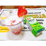 15時のおやつにいちごソイシェイク🍓調製豆乳で作ってみたら甘酸っぱくて美味しかった～😋ここにバナナを足したらさらにおいしそう！無調整で作ってみたくなる😍無調整はポーションタイプのコーヒーと合&hellip;のInstagram画像