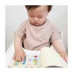 ✏️﻿﻿シール貼りが大好きなしもん🐰﻿﻿シール貼りで知育できたらいいなぁと思い﻿学研の幼児ワーク シールであそぼう﻿を使ってみました💕﻿﻿2歳からと書いてあるものの﻿&hellip;のInstagram画像