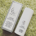 AKIKO HAS-&beta;エクストラリッチクリーム 目元クリームを使ってみました🥰❤️ 30代になって肌のハリや小じわが気になり始めたので、こちらの目元クリームを使ってみました🙌合成着色料やアルコ&hellip;のInstagram画像
