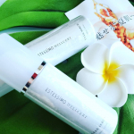 ウェルサート リーン セラム♪肌をしなやかにひきしめるボディ用美容液数種のスパイスとスーパーフードで知られているキヌアエキスが配合されているそうラメ入りのキラキラのボトルがコス&hellip;のInstagram画像