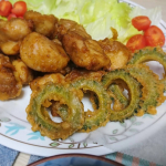 ..#唐揚げ のついでに、残ってたゴーヤも少しだけあげてみた✨#ゴーヤの唐揚げ なかなかいいね👍あと少し残ってるゴーヤはどうしようか&hellip; ..#夏はゴーヤ&hellip;のInstagram画像