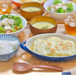 【今日の夕食】・グラタン・豆腐サラダ・コーンスープ・ごはん今日の夕食は簡単にグラタン😊🌼レシピは一度postしたものです！レンジで10分あれば下ごしらえできます♡ご&hellip;のInstagram画像