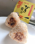 焼きおにぎり🍙商品の紹介です！.@asamurasaki1910 さんのかき醤油！かつお、昆布、、etcはいってるからこれ一つで味が決まる✨.今回はこれを使って焼き&hellip;のInstagram画像