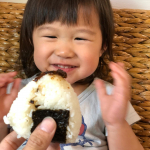 令和昆布をお試しさせて頂きました😊子供たちが大好きな昆布😍今回は中と上にのせてみました😊これ、おいちぃねぇと完食してくれました💓色んな食感が楽しめとっても美味しかったです😆#舞昆 &hellip;のInstagram画像