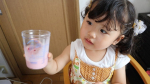 「美味しい〜❤️」とひなのハイテンション😂✨.モリママの赤い青汁✨..いちごミルクみたいだけどいちご味の青汁なんです💕.・保存料・着色料 　無添加・人口甘味料・香料  &hellip;のInstagram画像