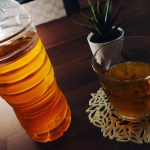 暑くなってきたので、ペットボトルを持ち歩くようになりました。ルイボスティーの縦長ティーバッグ初めてです🎶入れ方はとても簡単✨500ml用のペットボトルのお水を少しだけ減らして、縦型ティーバッグ&hellip;のInstagram画像