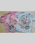 nissen様のキッズ 【メッセージTシャツ】をお試しさしてもらいました！二枚もお試しできてビックリ👀‼️両面に絵がプリントされてて可愛い❤️ 首もとにボタンもついててしっかり&hellip;のInstagram画像