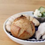 .先日も紹介したSKOS合同社さんの『冷凍パン』もう1セット・プチパン・ヘルンヘンブラン.クラストがパリッッとしていてクラムは小麦の旨味がギュッ.青森県で育てられた&hellip;のInstagram画像