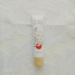 ゾウさんパッケージがめちゃめちゃかわゆくて一目惚れ😍暑くなってくるとお洋服着るときに途端に気になってくるお膝👗膝丈スカートはくときにね、 膝のくすみや乾燥、ザラつきにげんなりする😖なの&hellip;のInstagram画像