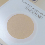 リソウコーポレーションさんのファンデーションを使ってみました。実際に塗った画像わかりにくくて申し訳ないです。パール感があって華やかな仕上がりです！一枚目の光沢感わかるかなあ。とても楽しいですね&hellip;のInstagram画像