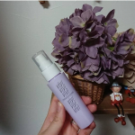 黒龍堂さんの色持ち革命ミストをモニターさせていただきました。こちらは、メイクの仕上げにシュッとひと吹きするだけで、メイクの密着力がアップし、粉飛びやラメ飛びまでも防いでくれるミストです。&hellip;のInstagram画像