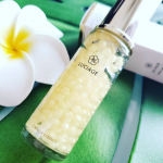 カプセル美容液　LUCIAGE（ルシアージュ）♪ お肌の潤い成分を閉じ込めたカプセル型の美容液ワンプッシュでカプセルが弾けて成分がひろがるそうなのキラキラの黄色いカプセルは見た目は卵の&hellip;のInstagram画像