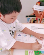 .先日、夏のおけいこpostをしたときに毎日時間を決めてワークをさせてますか？とDMを頂きました💁&zwj;♀️.前は1日1枚(ひらがなとすうじ)って決めて毎日やってたんです。でももっとや&hellip;のInstagram画像