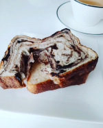 \とろける食パン/﻿﻿八天堂さんのとろける食パン﻿お試しさせていただきました☘️﻿﻿冷凍で送られてきた食パン🍞﻿解凍後、電子レンジで温めると﻿フワフワの食パンに❤️﻿﻿&hellip;のInstagram画像