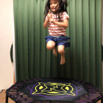 家庭用のトランポリンとは比べものにならないくらい跳ぶやん😂娘がめちゃくちゃ喜びました💓コロナで思うように外遊びができない中、家の中で汗かくくらいの運動ができます😆大人もいい運動になりそう💓#&hellip;のInstagram画像