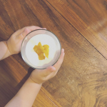 フィンランド🇫🇮などで人気の発酵乳「ヴィーリ」を簡単につくれる「ホームメイド・ヴィーリ」をお試ししました😋・作り方は、牛乳まるごと1本にサラサラと粉を入れて軽く振って20〜24時間常温で放置す&hellip;のInstagram画像