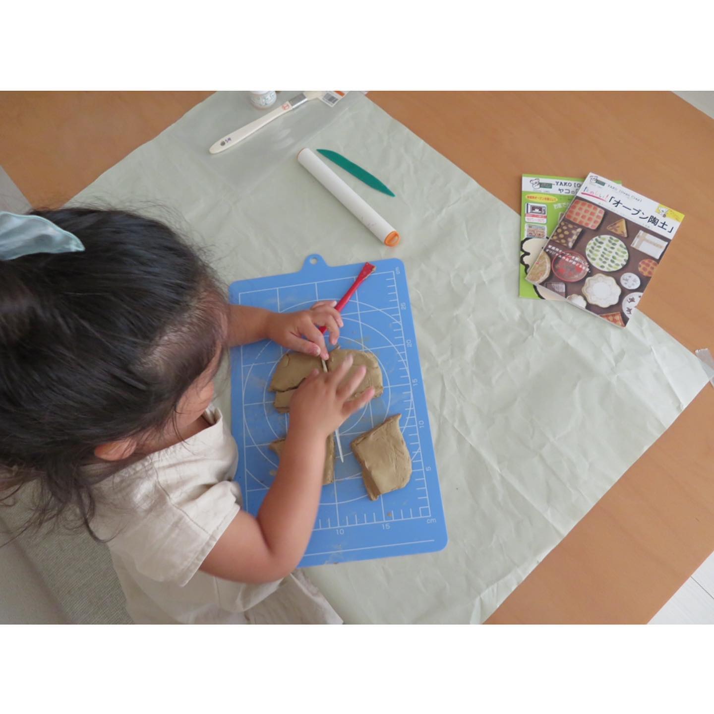 口コミ投稿：初めてのオーブン陶土♪﻿﻿工作大好きな娘(4)がほぼ1人で作ったよ！﻿﻿すごい集中して真…