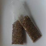 ペットボトルに入れるだけ！簡単にルイボスティーが飲めるので皆さんにおすすめします✨こちらは生葉で3g。他にも2g,3.5g,茶葉そのままとあり、ルイボスティーの種類も他にプレミアムというタ&hellip;のInstagram画像