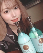 .このシャンプーすごく良かった♡まず香りがよい😳🌸ジャスミンフラワーブーケの香りらしいんだけど夏っぽい爽やかな甘い香りでした！ノンシリコンだけど、泡立ちもよくてきしまなかった◎&hellip;のInstagram画像