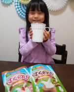 ユーワのすくのびをお試し✨子供に大切な野菜成分（国産大麦若葉）と吸収率の高いカルシウムや乳酸菌100億個をまとめて補給できるとのこと。娘は同じ学年の子たちよりも小さめで、&hellip;のInstagram画像