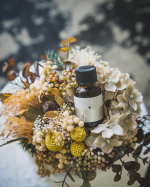 ☀︎自粛生活で仕事のストレスが減ってその後もマスクで日々目しか化粧しないからお肌がだいぶ復活したこのまま色々ケアしながら30代突破していかねばハイドロキノン5％配合&hellip;のInstagram画像