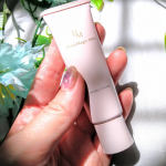 暑くなってくると、肌のテカリ、気になりませんか？💦.私はTゾーンのテカリが特に💦.皮脂、汗、水をケアする、テカリ防止効果が高いと評判のこちらを使ってみました💎.大幅リニューアル&hellip;のInstagram画像