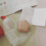 ..#五島の椿#椿酵母せっけん.今回のサイズは60g約1ヶ月分他にも30g、110gがあります。.#自然由来指数　99.5%.箱を開けた瞬間、凄く良い香り🌸&hellip;のInstagram画像